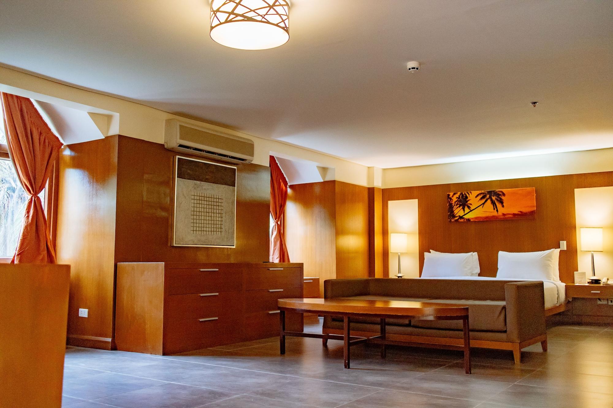 Resort Crown Regency Manoc-Manoc