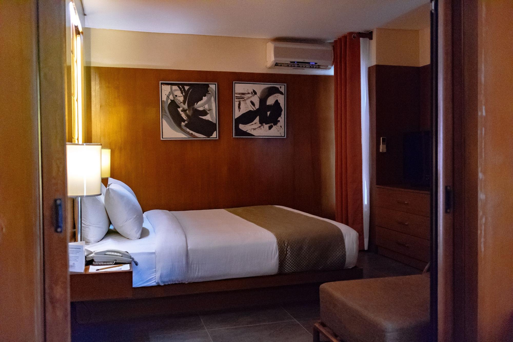 Resort Crown Regency Manoc-Manoc