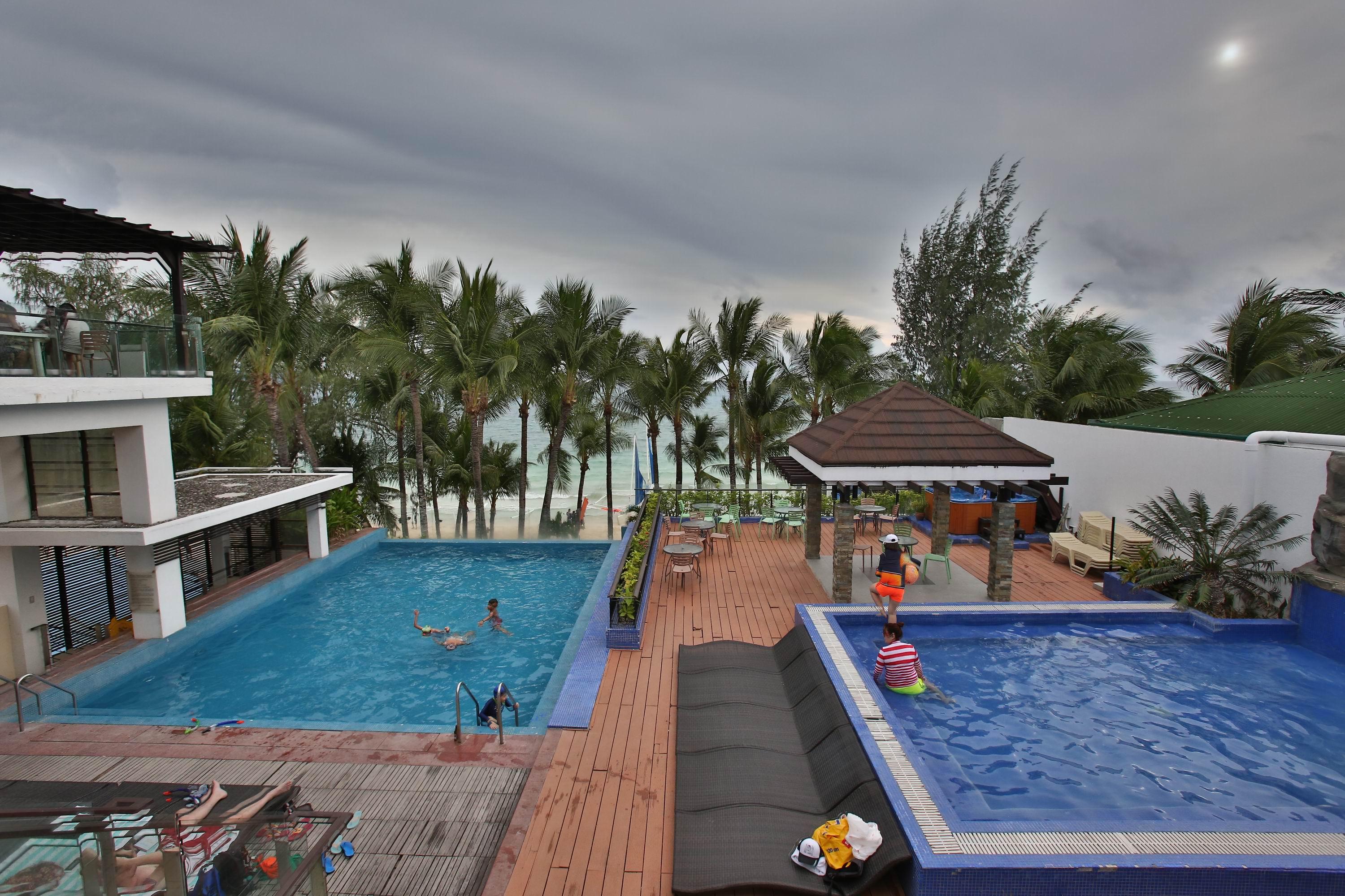 Crown Regency Resort 3*