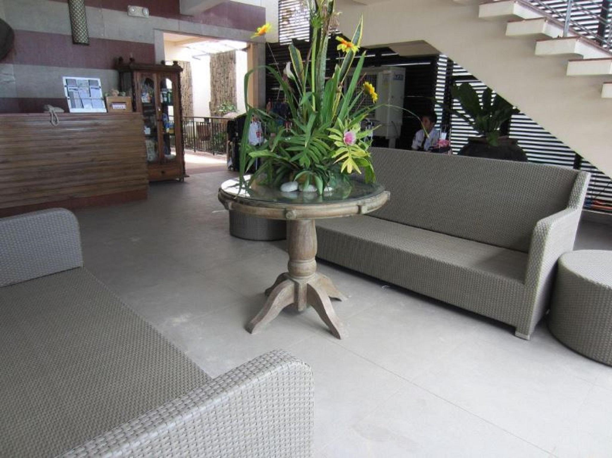 Resort Crown Regency Manoc-Manoc