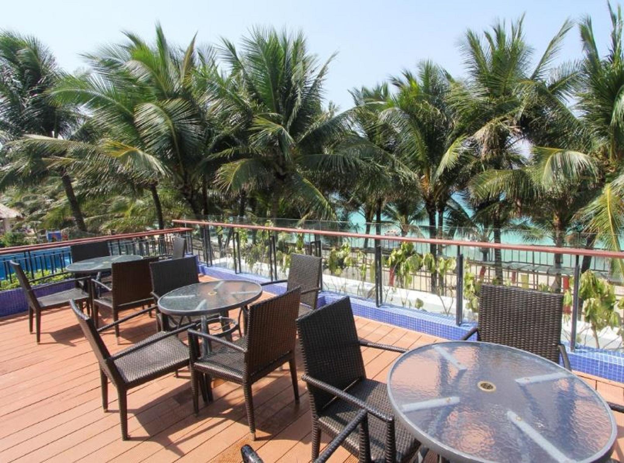 Crown Regency 3* Manoc-Manoc