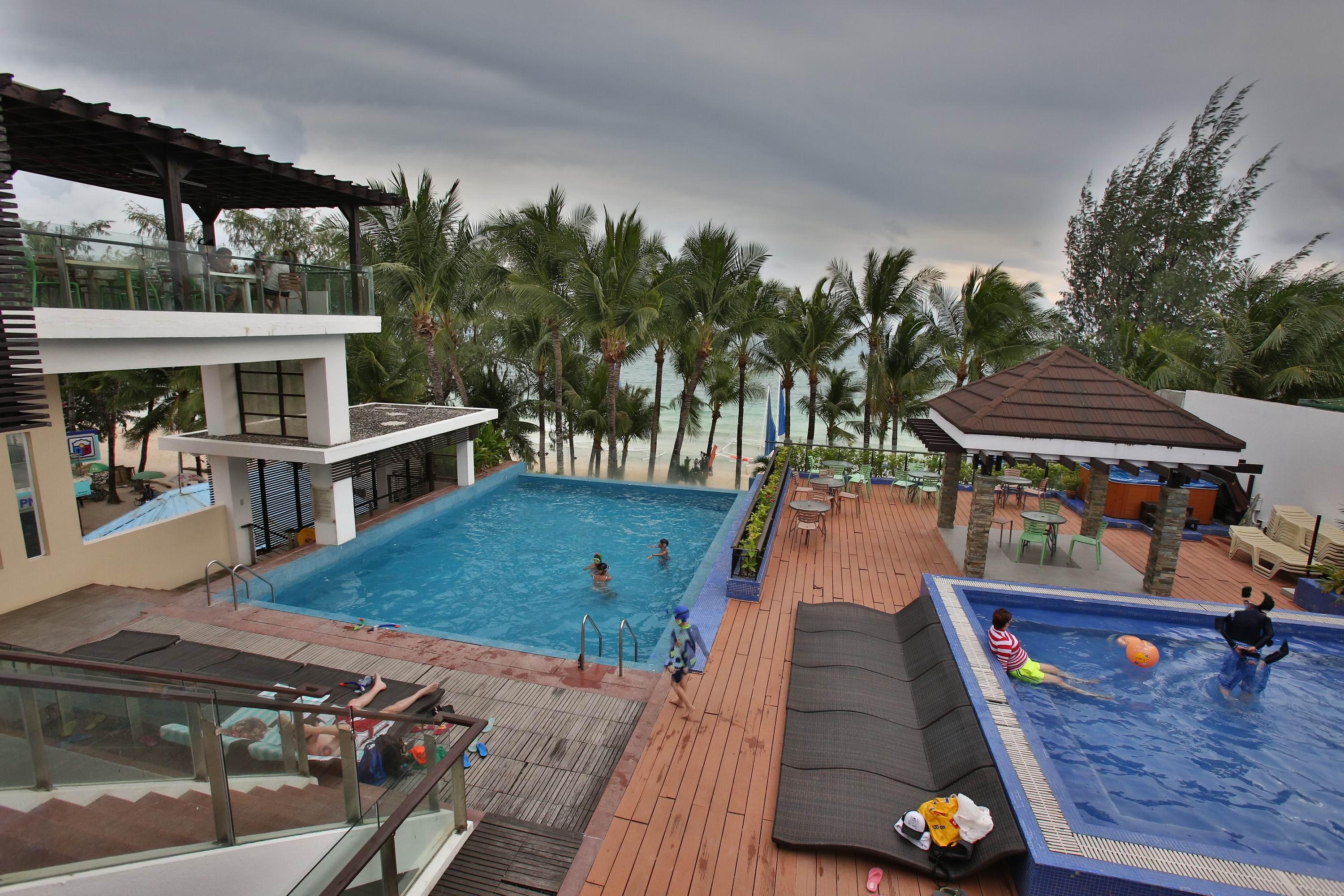 Crown Regency Resort 3*