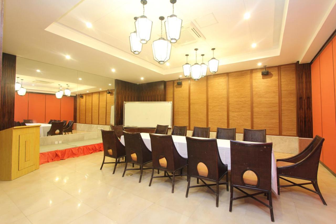 Resort Crown Regency