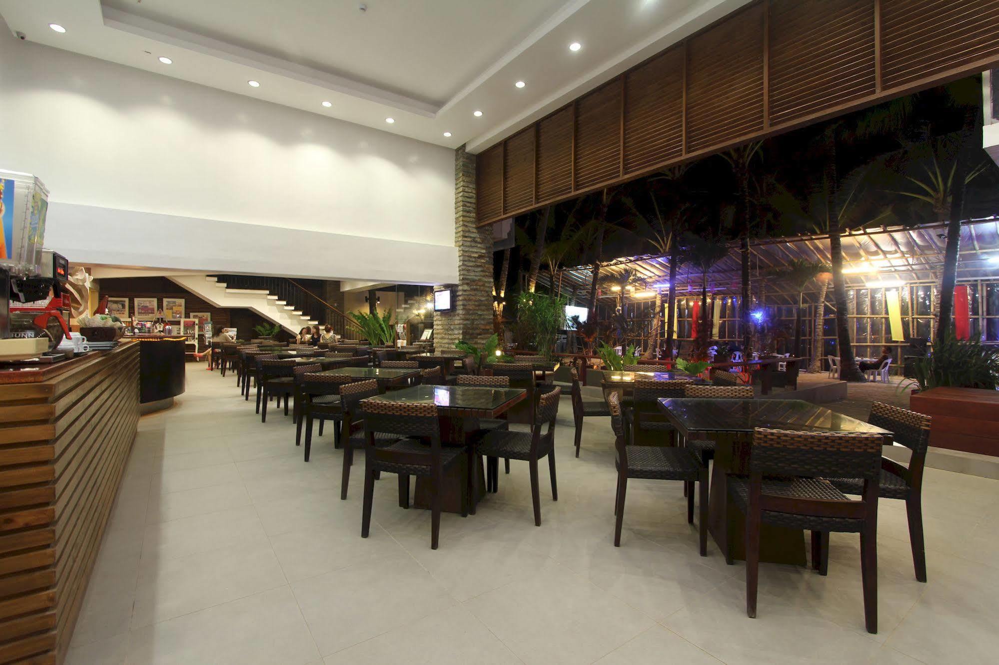 Crown Regency Resort 3*
