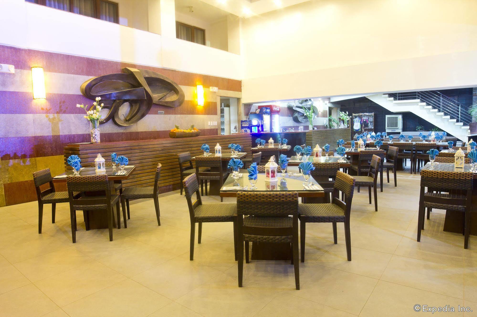 Resort Crown Regency Manoc-Manoc