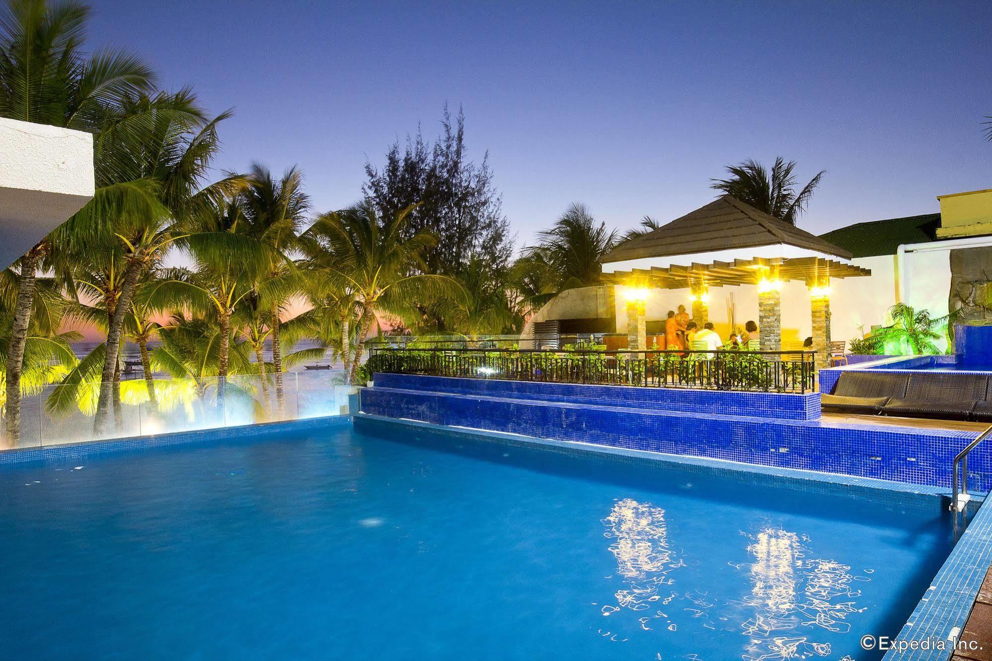 Crown Regency Resort Manoc-Manoc